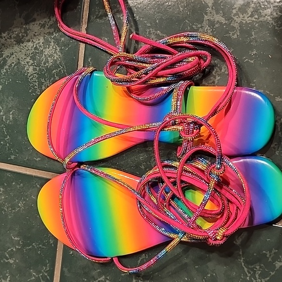 Sandals - Picture 3 of 4